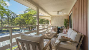 Walk to the Beach Contemporary Coastal Villa Fully Remodeled Spring 2024 Expansive Balcony